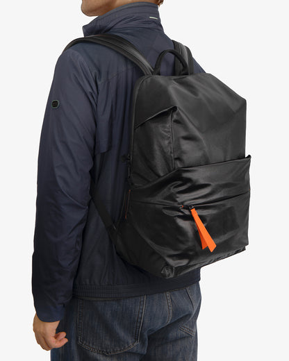 TID Black Backpack – Minimalist Design, Maximum Functionality