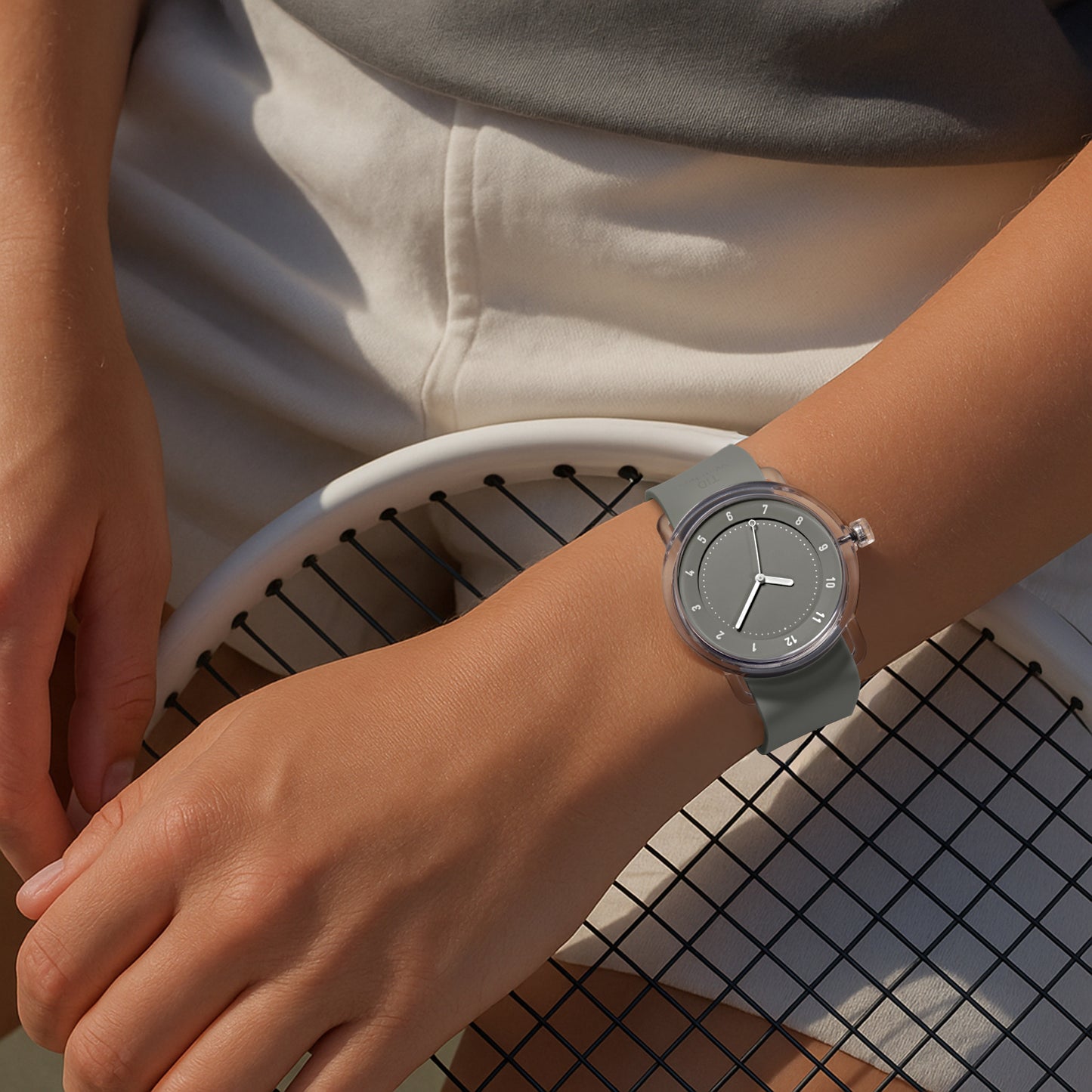 Nr. 3 TR90 38 mm graues/graues Silikonarmband/transparente Schnalle