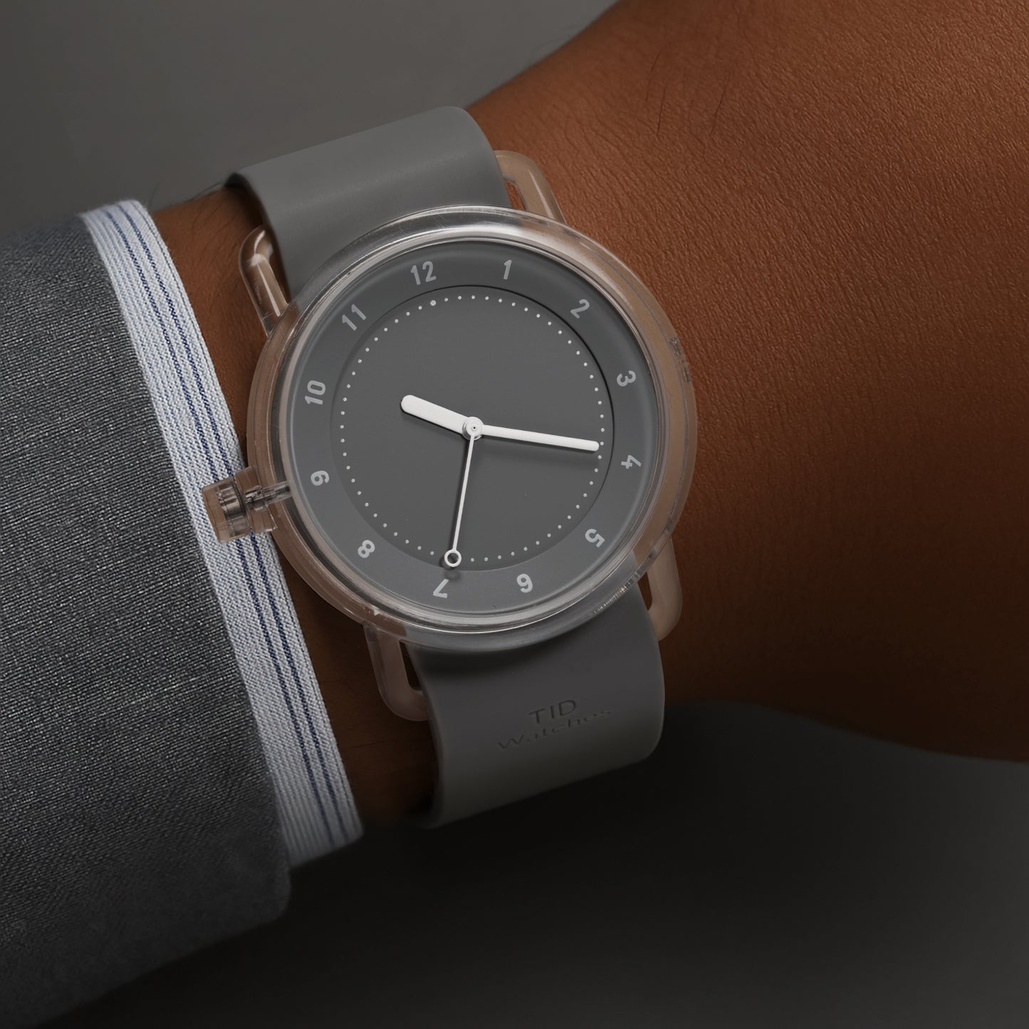 Nr. 3 TR90 38 mm graues/graues Silikonarmband/transparente Schnalle