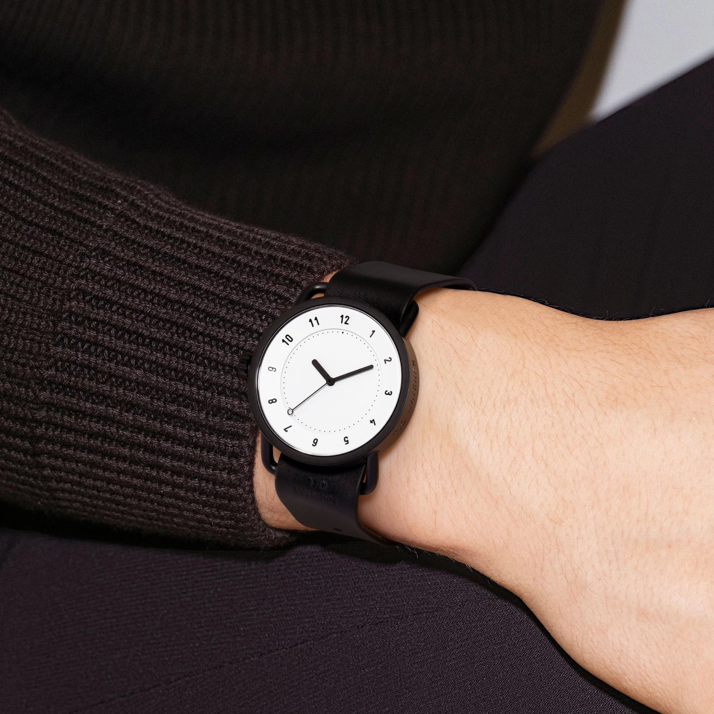 Nr. 1 Weiß/Schwarzes Lederarmband/Schwarze Schnalle