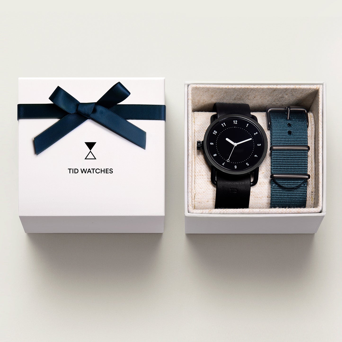 TID No.1 black dial minimalist Swedish watch gift set with extra blue interchangeable strap