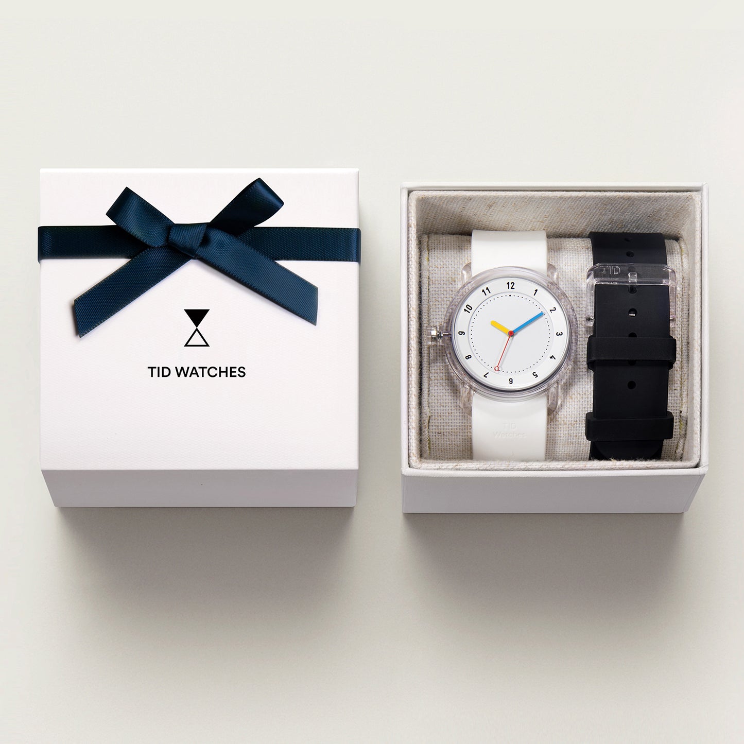 TID No.3 lightweight Swedish watch gift box with white silicone strap and extra black interchangeable strap