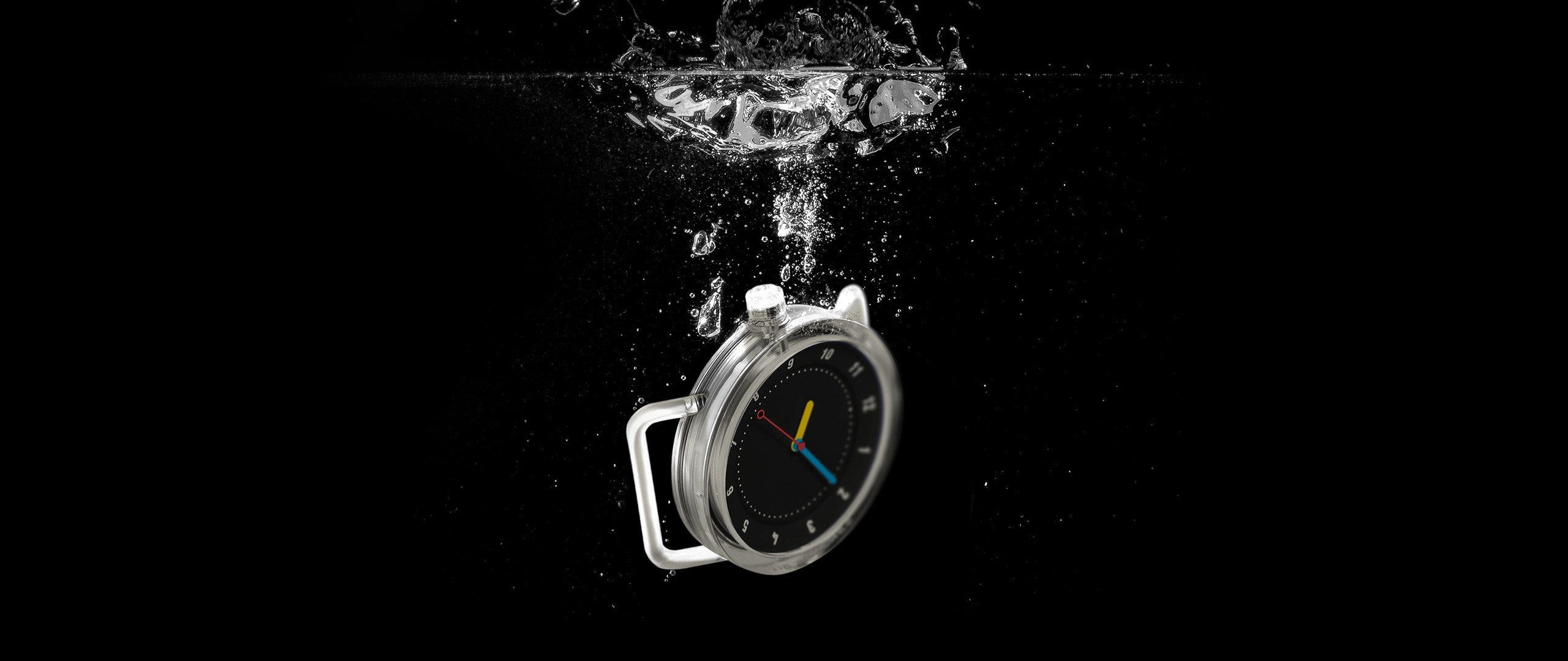 TID No.3 watch underwater showing water resistance